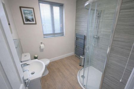 1 bedroom in a house share to rent - Photo 4