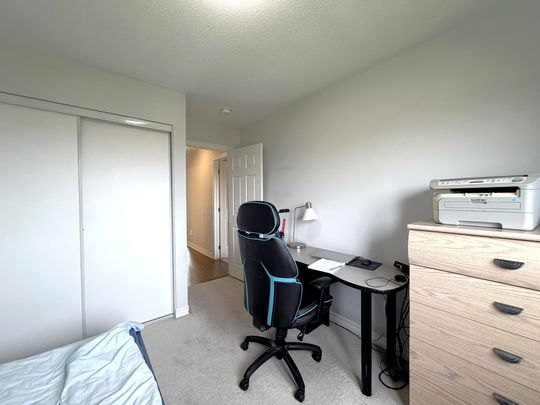 For Lease - 27 Bermondsey Way, Stittsville - Munster - Richmond, Ontario - Photo 1