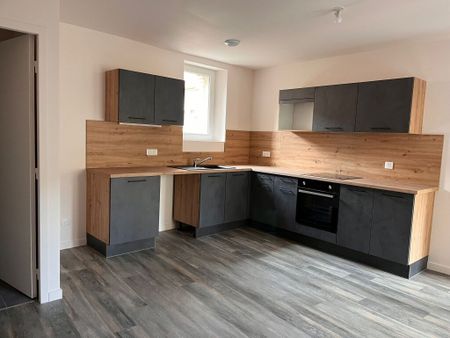 Location Appartement 4 pièces 107m² BRIOUDE 43100 - Photo 3