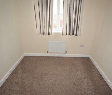 St James Gardens, Barrow-in-furness, Cumbria, LA14 - Photo 4