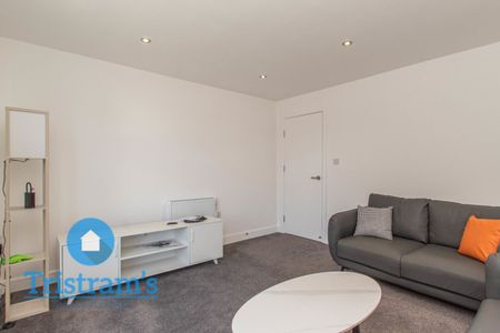 2 bed Flat for Rent - Photo 3