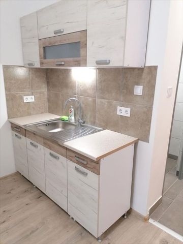 Kiadó felújított lakás - Almásfüzitő - Photo 3