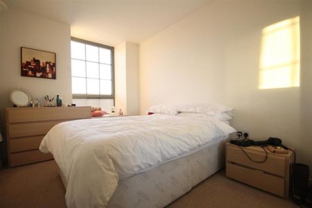 1 bed Apartment for Rent - Photo 3