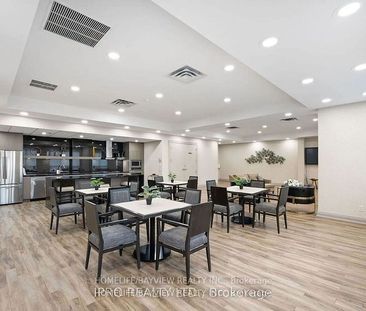 For Lease - 19 northern heights Drive Unit# 202, Richmond Hill, Ont... - Photo 4