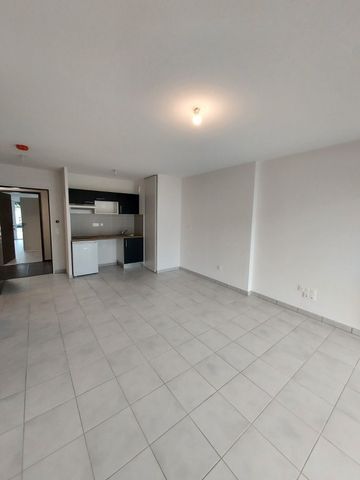 Location Appartement 2 pièces 40m² LA ROCHELLE 17000 - Photo 3