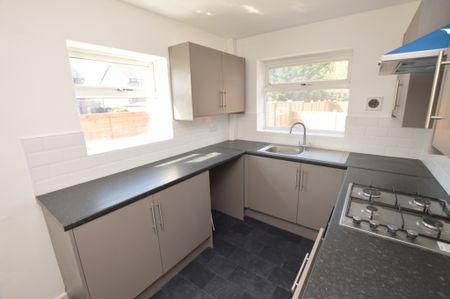 3 Bedroom End of Terrace - Photo 5