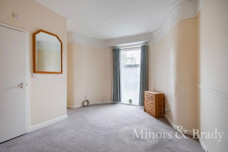 1 bedroom in a house share to rent - Photo 2