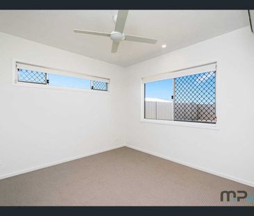 COASTAL LIVING AT ITS BEST - Photo 3