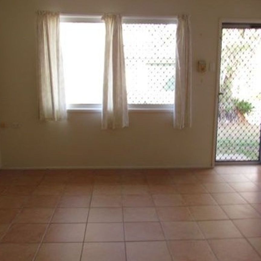 1/19 Meadow Street, North Mackay - Photo 1