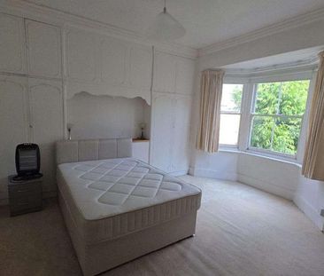 4 bedroom apartment to rent - Photo 2