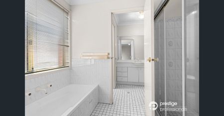 Wattle Grove Living - Photo 5