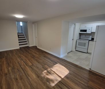 For Lease - 20 Mowat Crescent Unit# Lower, Barrie, Ontario - Photo 2