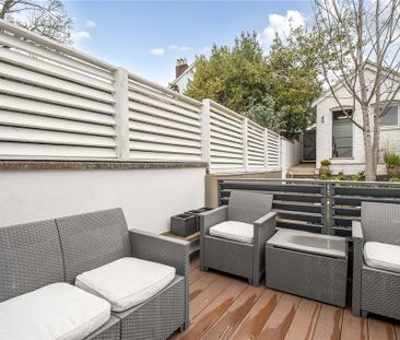 3 bedroom end of terrace house to rent - Photo 2