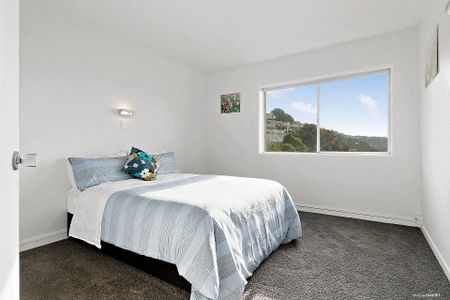 Fully furnished apartment with water views - Photo 2