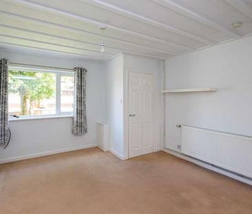 Bradwell Walk, Flixton, Manchester, M41 - Photo 2