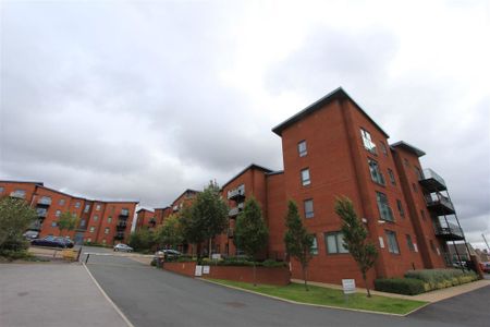Bouverie Court, Leeds City Centre, LS9 8LB - Photo 3