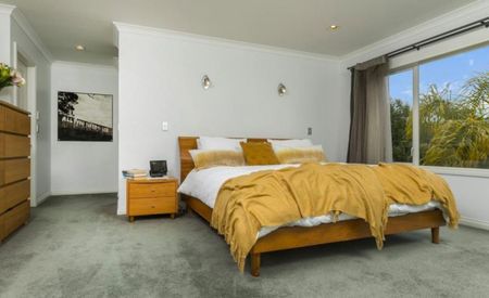 Greenhithe, 2 Oscar Road - Photo 4