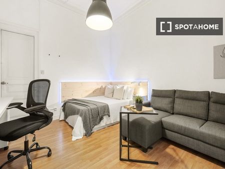 barcelona, Catalonia 08003 - Photo 3