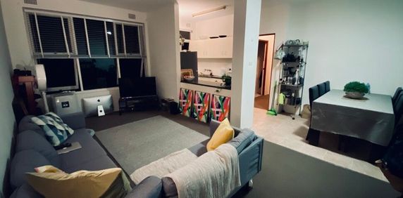 Petersham - Photo 2