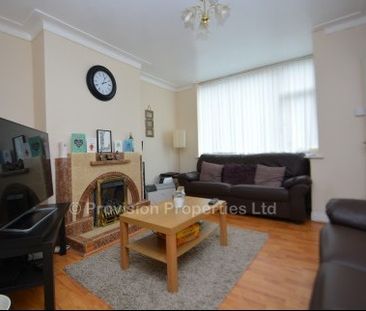 2 Bedroom Houses Rent in Leeds - Photo 2