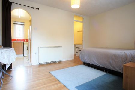 Studio to rent - Photo 3