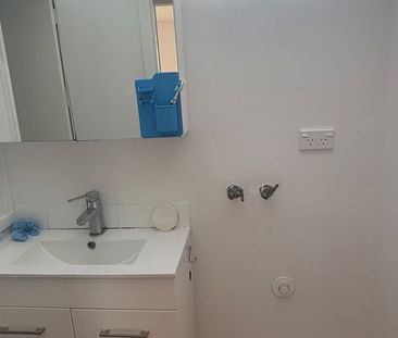 Charming 1BR Flat w/ Deck & Garden! - Photo 4