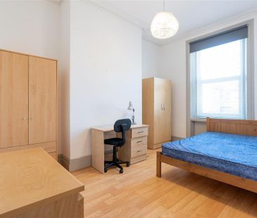 6 bedroom terraced house to rent - Photo 2