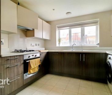 3 bedroom semi-detached house to rent - Photo 4