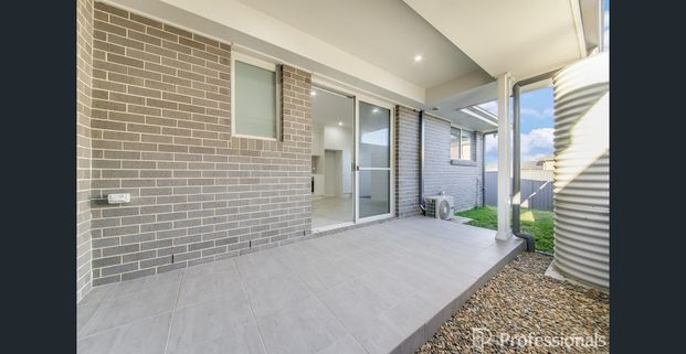 Modern & Stylish Attached Granny Flat - Photo 1