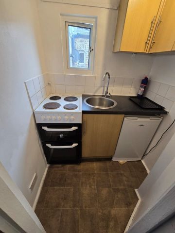 Studio Flat, Myddleton Road, N22 - Photo 2