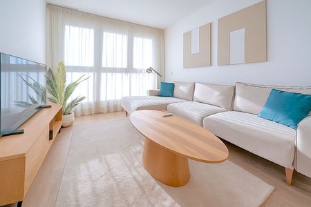 Middle Floor Apartment in Málaga - Photo 4