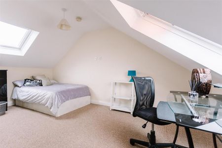 5 bedroom private hall to rent - Photo 3