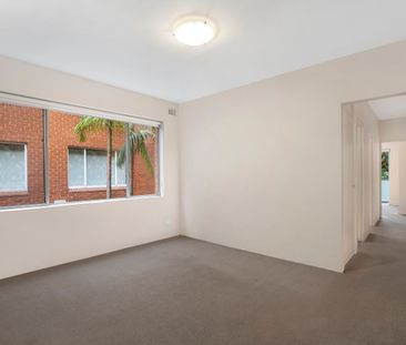 Convenient Mascot Living in a Quiet Block of Eight - Photo 5