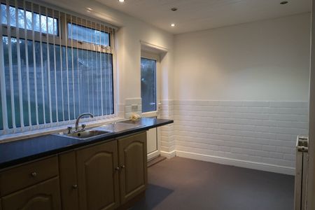 Room in a Shared House, Kathkin Avenue, M8 - Photo 5