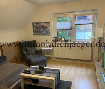 In Fußnähe zur U-Bahn Ochsenzoll - gemütliche Dachwohnung mit Einba... - Foto 1