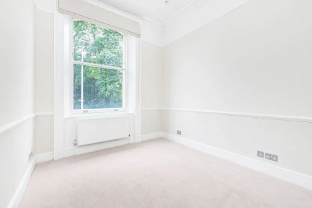 3 bedroom flat in Chelsea - Photo 3