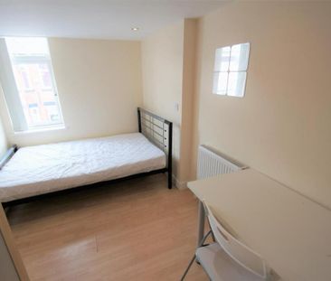 6 bedroom house to rent - Photo 4