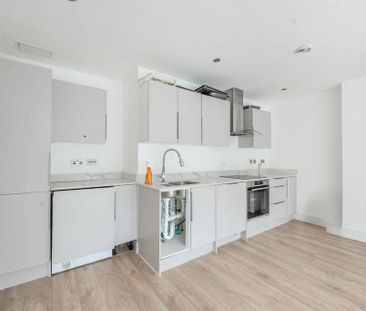 3 bedroom flat to rent - Photo 5