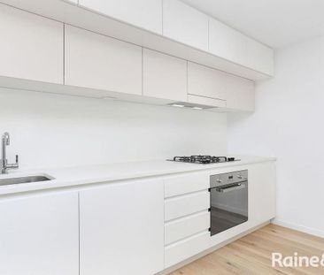 Immaculate 1 Bedroom + Study! - Photo 1