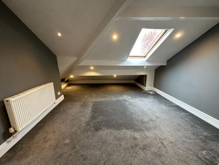 4 bedroom semi-detached house to rent - Photo 3