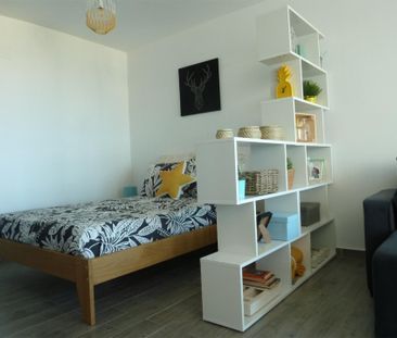 Piso de alquiler en Calle Hermanos Álvarez Quintero, 1, La Cala del... - Photo 5