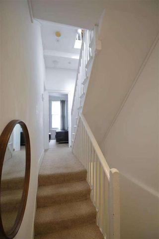 Tradescant Road, Nine Elms, SW8 - Photo 2