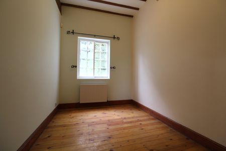 Grade 2 listed Cottage, Stables Garden Cottage - Photo 2