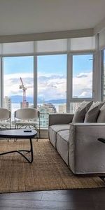 Luxurious FURNISHED 1 BED/1BATH + DEN unit with WATER view (Vancouver) - Photo 4