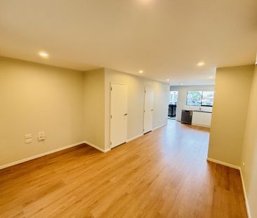 MANGERE BRIDGE, 3 BEDROOMS - Photo 3