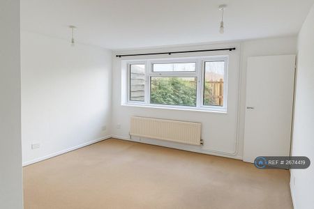 2 bedroom terraced house to rent - Photo 2