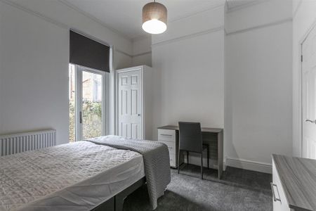 1 bedroom in a house share to rent - Photo 3