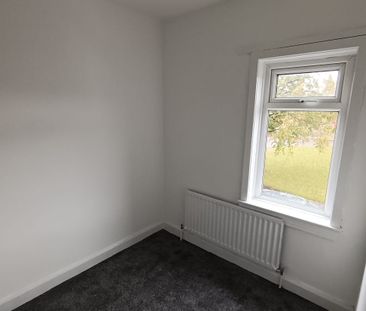 Beautiful 3-bedroom Terraced Home - Photo 6