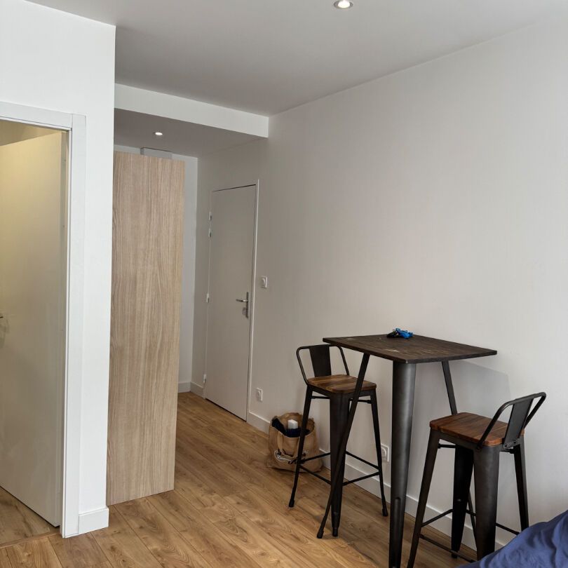 Location Appartement 1 pièce 17m² - Photo 1