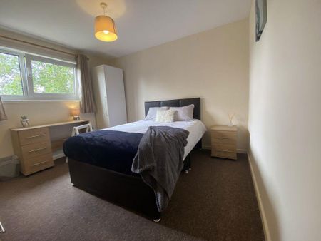 1 bedroom in a house share to rent - Photo 4